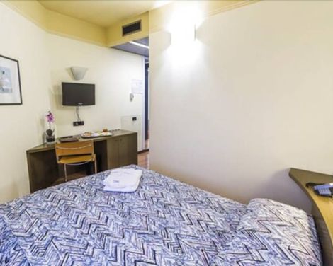 Melas Hotel-1