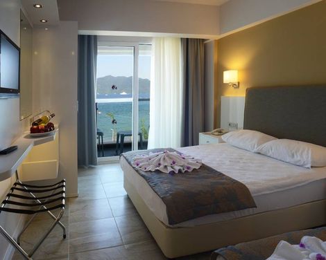 Maris Beach Hotel