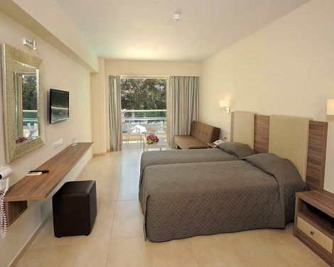 Nelia Gardens Hotel