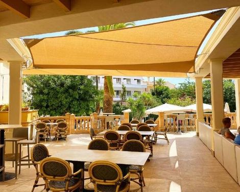 Flor Los Almendros Hotel