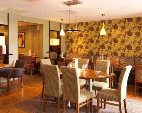 Premier Inn Sunbury Kempton Park
