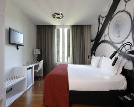 Paseo de Gracia Hotel, Sonder