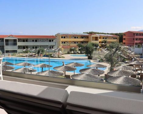 Robolla Beach Apart Hotel