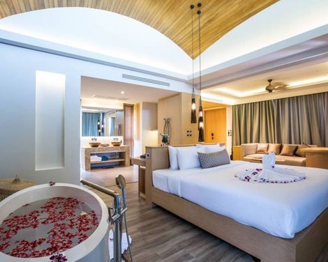Crest Resort & Pool Villas-0