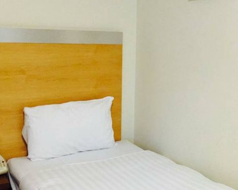 The Maiden Oval Hotel-0