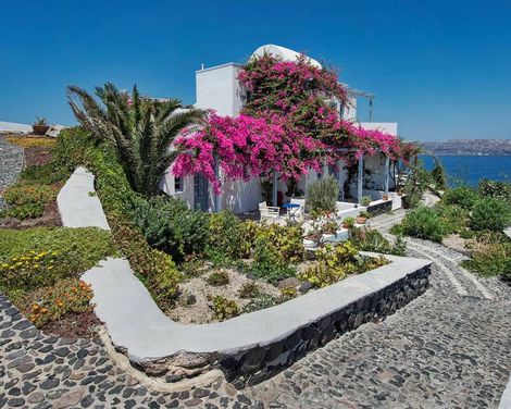 Apanemo Hotel And Suites