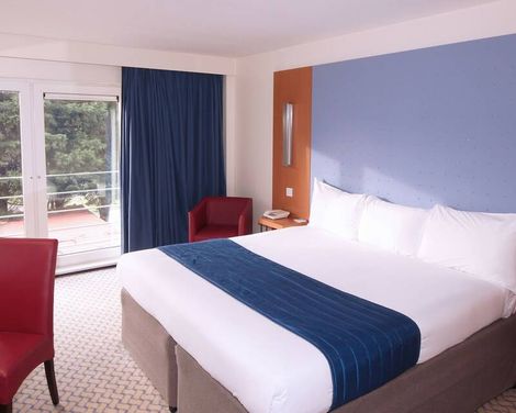Ramada by Wyndham London North M1-2