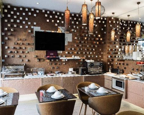 Hotel Eiffel Segur