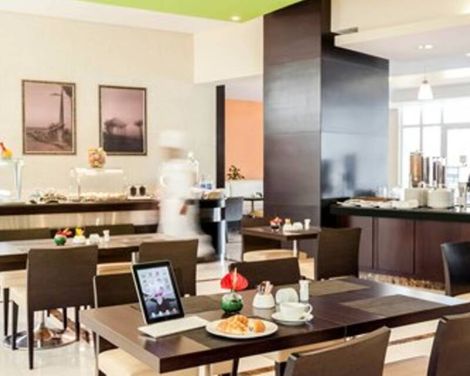 ibis Muscat-3