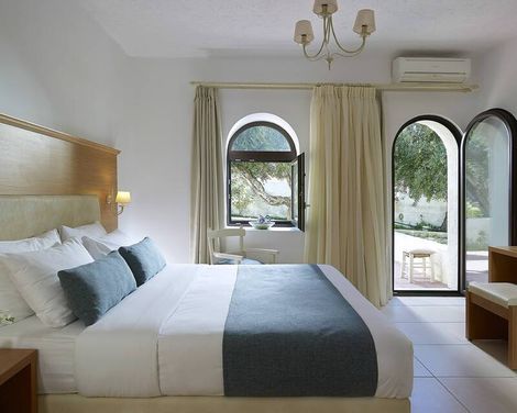 Coriva Beach Hotel & Bungalows