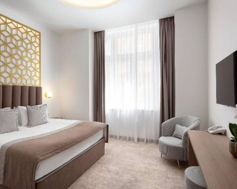 Mera Hotel