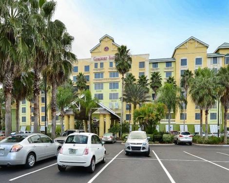 Comfort Suites Maingate East