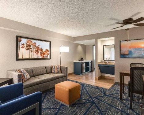 Embassy Suites by Hilton Miami International Airport