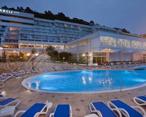 Hotel Narcis-1