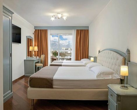 Hotel Savoy Palace