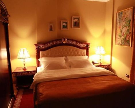 Dinasty Hotel