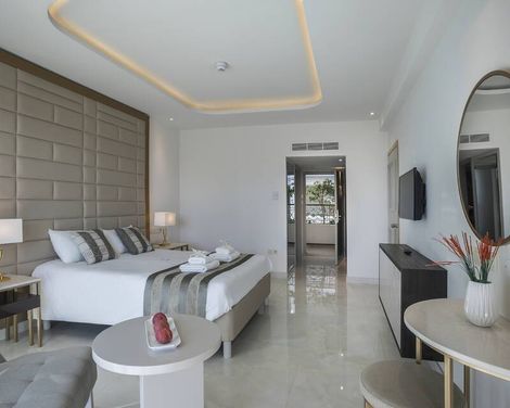 Constantinos The Great Beach Hotel