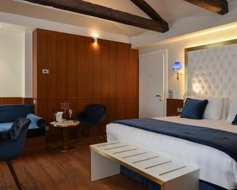 Santa Croce Boutique Hotel-1