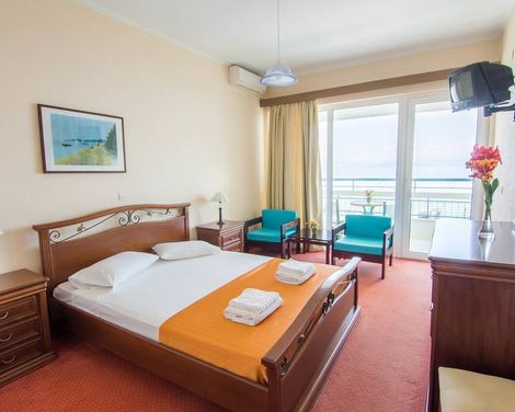 Alexandros Hotel