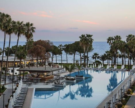 Acanthus Cennet Barut Collection