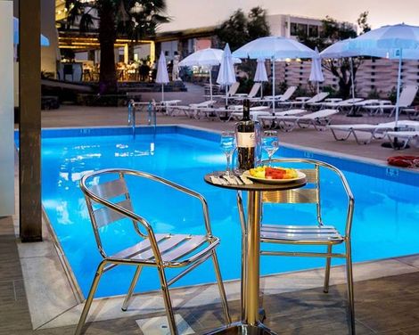 Pollis Hotel