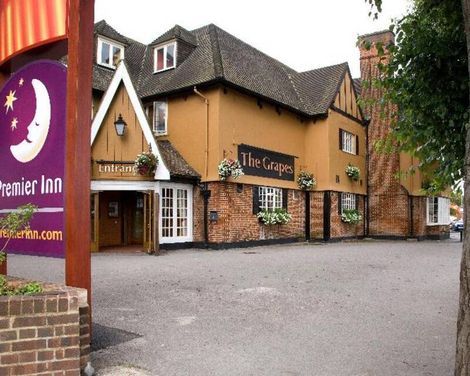 Premier Inn London Hayes, Heathrow (North A4020) hotel