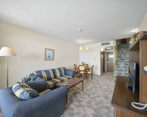 HVD Riviera Beach Hotel