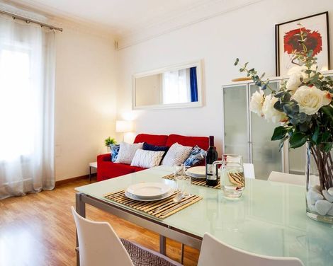 Feel at Home Gran Via Apartments-1