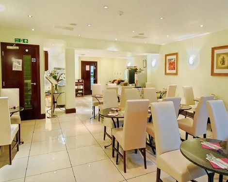 Shaftesbury Hyde Park International-3