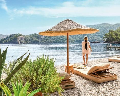 Hillside Beach Club