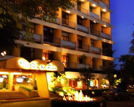 Centara Life Hotel Bangkok Phra Nakhon