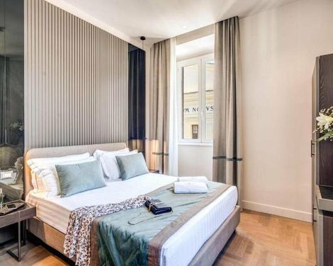 Hotel 77