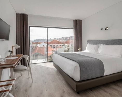 Caleway Hotel