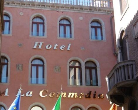 Hotel A La Commedia-1