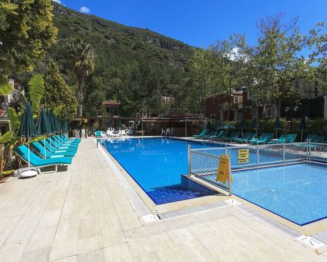 Perdikia Beach Hotel