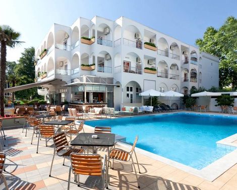 Kronos Hotel