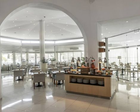 King Jason Paphos - Designed for adults by Louis Hotels