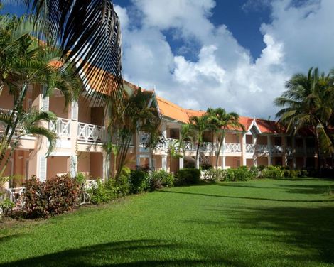 Coco Reef Resort & Spa