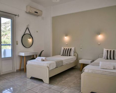 Iraklis Apartments