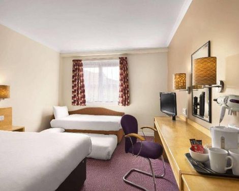 Days Inn by Wyndham Hamilton