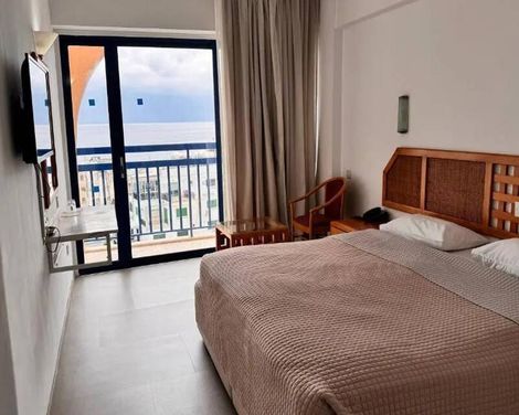 Navarria Hotel