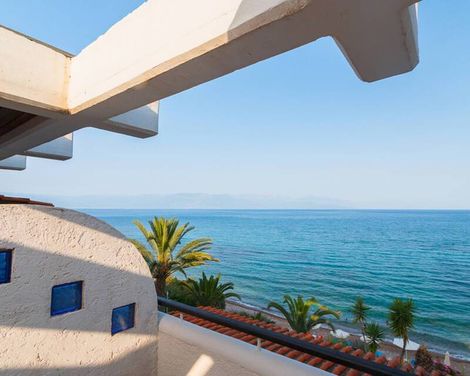 Grekis Beach Hotel and Apartments-1