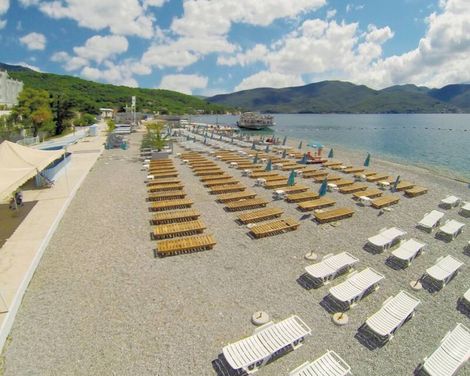 Carine Hotel Delfin