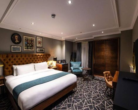 100 Queen's Gate Hotel London, Curio Collection by Hilton