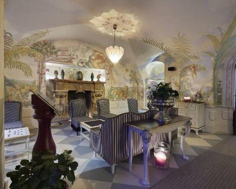 The Leo Grand Hotel
