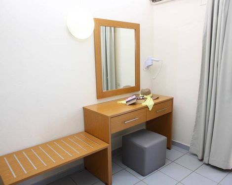 Acropolis Apartments
