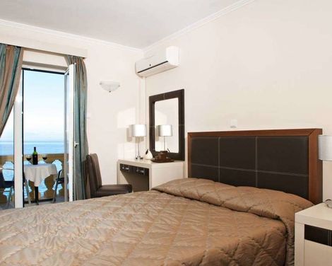 Pontikonisi Hotel & Suites