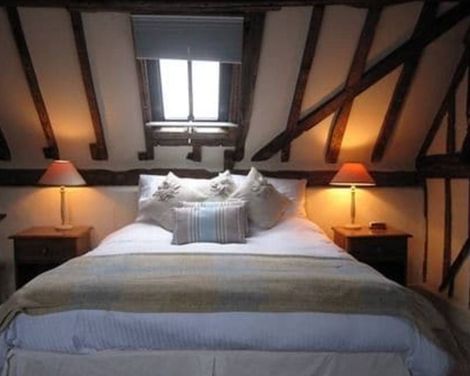 Falcon Inn-1