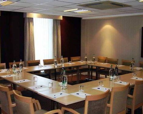 Holiday Inn Express London - Stansted Airport-1