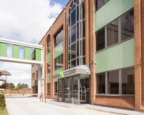 ibis Styles London Heathrow Airport-1